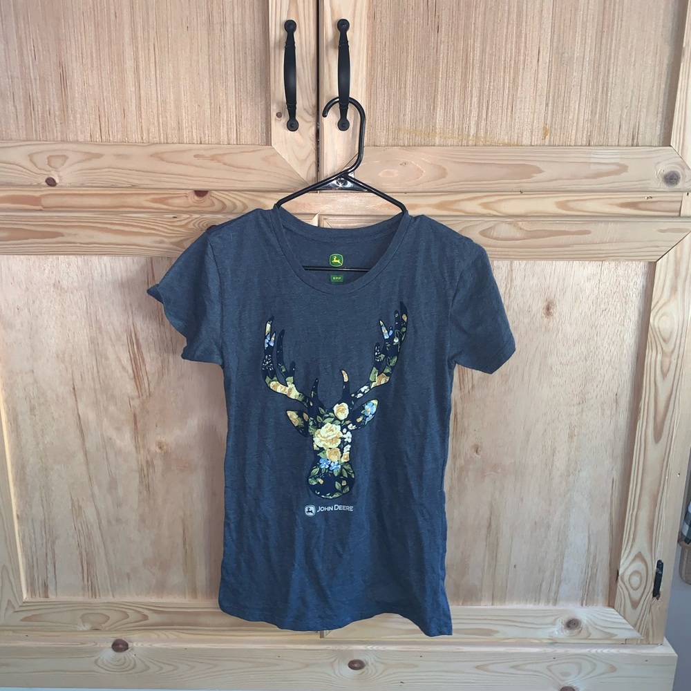John Deere “Deere head” graphic tee shirt size S